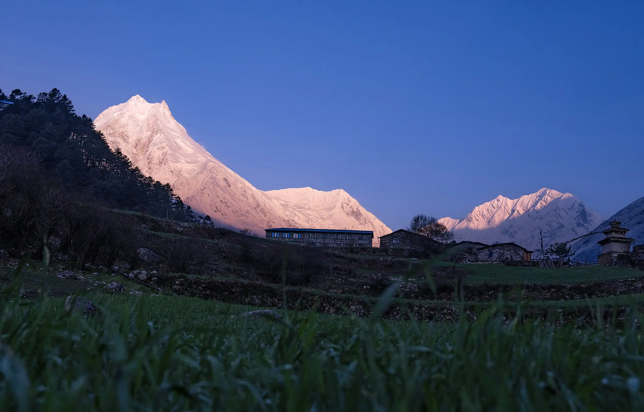 manaslu circuit Trek