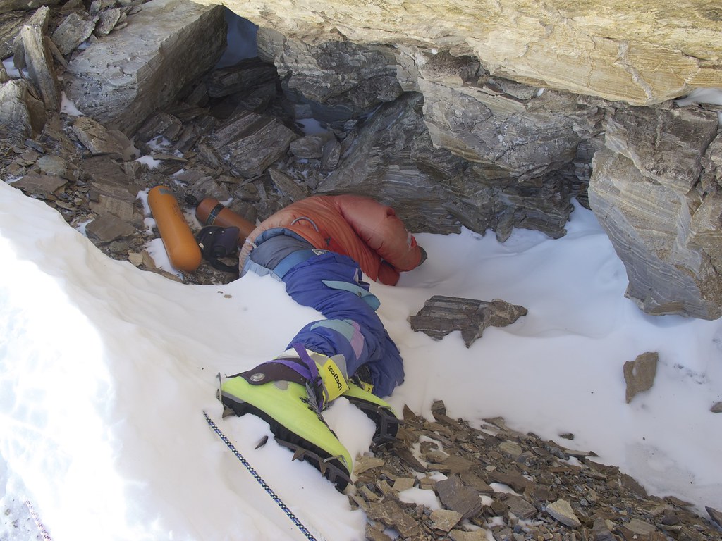 everest dead bodies