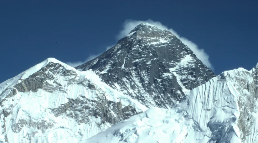 Mount Everest Photo, the world's highest peak